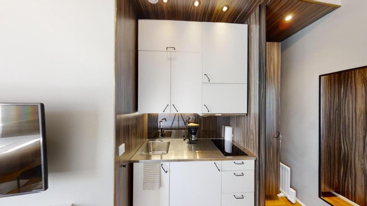 Second Home Apartments Asplund Солна Екстериор снимка