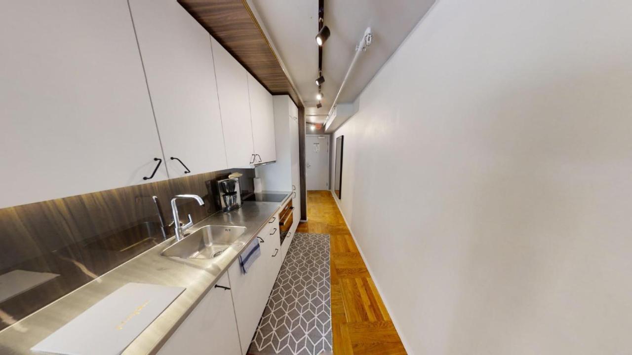 Second Home Apartments Asplund Солна Екстериор снимка